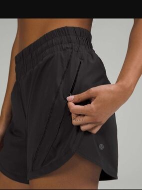 Lululemon Hotty Hot Low-Rise Lined Shorts (Black) - Size 10